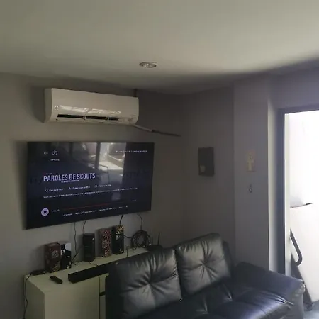 Apartment Paris Is