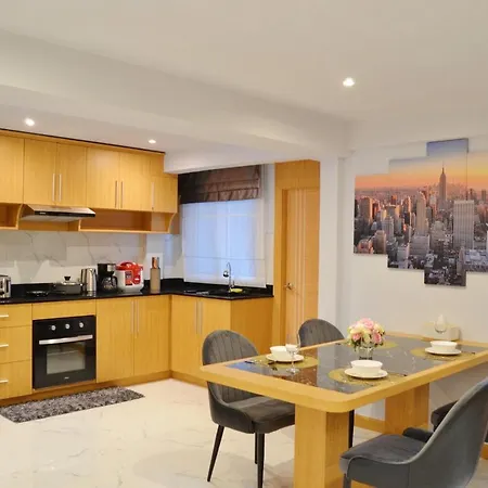 Aqua - Pool - Kitchen - Bbq - Smart Tv Hotel Pattaya