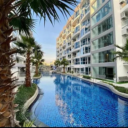 อพาร์ทเม้น Large Deluxe Grand Avenue Pattaya