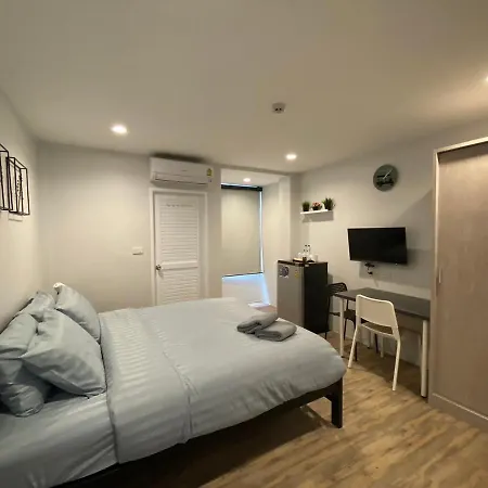 Aree House Poshtel Hotel 3*