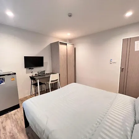 Aree House Poshtel Hotel