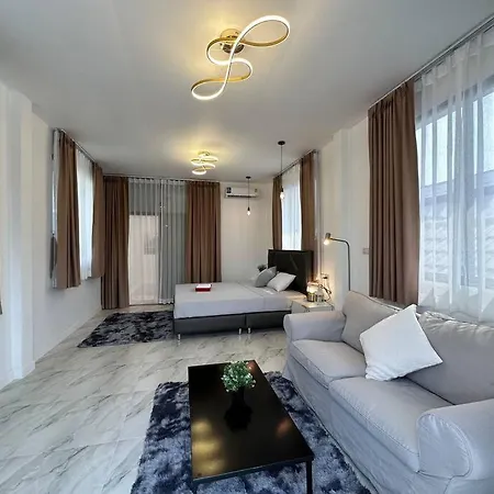 Luxury With Massage Pool In Downtown Pattaya, Walking Street Pattaya