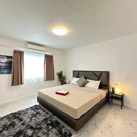 Luxury With Massage Pool In Downtown Pattaya, Walking Street *