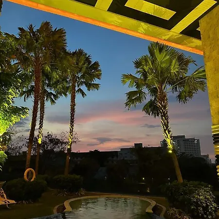 Apartment 芭提雅高层海景奢华公寓the Riviera Jomtien生香家直达海滩 售空