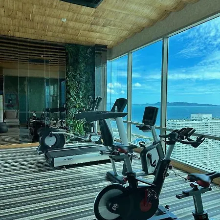 Apartment 芭提雅高层海景奢华公寓the Riviera Jomtien生香家直达海滩 售空 Pattaya