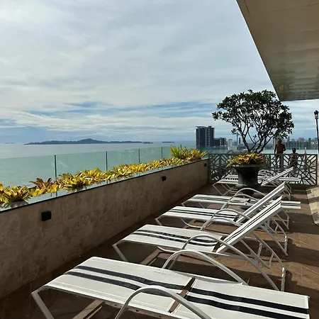 芭提雅高层海景奢华公寓the Riviera Jomtien生香家直达海滩 售空 Apartment Pattaya
