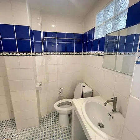 The Sports Lounge Hotel 2*