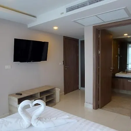 อพาร์ทเม้น Grand Avenue - Luxury - 2 Bedroom 2 Baths - Pool-view *