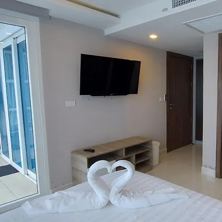 Grand Avenue - Luxury - 2 Bedroom 2 Baths - Pool-view อพาร์ทเม้น