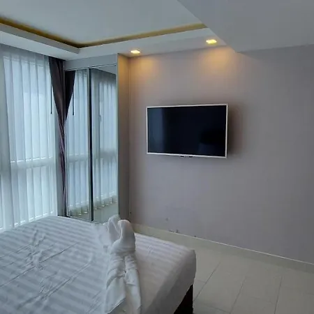 Grand Avenue - Luxury - 2 Bedroom 2 Baths - Pool-view อพาร์ทเม้น
