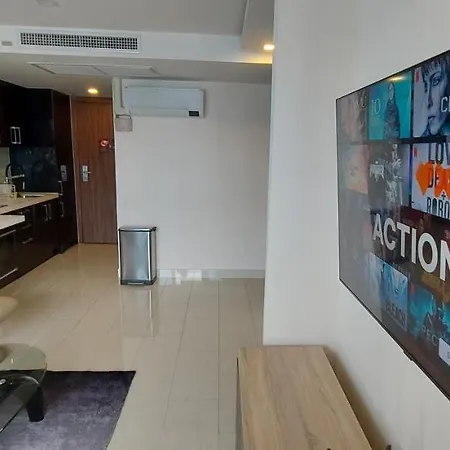Grand Avenue - Luxury - 2 Bedroom 2 Baths - Pool-view *