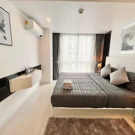 At 1 Bed In Ccr Apartment Pattaya