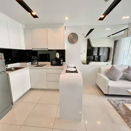 Apartment At 1 Bed In Ccr