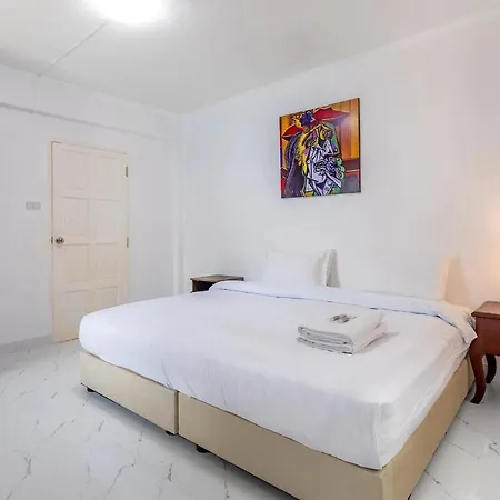 Deluxe 3 Bedrooms With Fancy Pool In Downtown * Pattaya