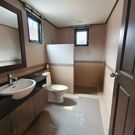 Villa Baan Natcha Pool Center *