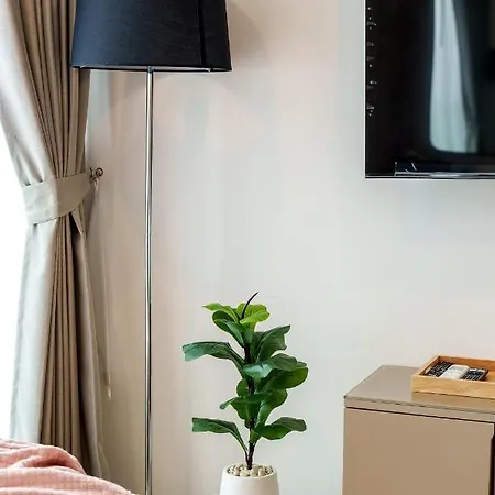 Apartment Edge #0182 *