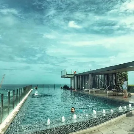อพาร์ทเม้น 海景2居室芭堤雅市区the Base网红无边泳池紧邻中央商场 Pattaya