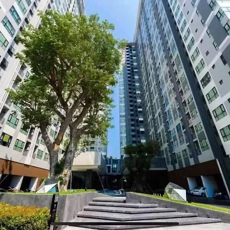 อพาร์ทเม้น 海景2居室芭堤雅市区the Base网红无边泳池紧邻中央商场