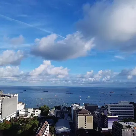 海景2居室芭堤雅市区the Base网红无边泳池紧邻中央商场 อพาร์ทเม้น *