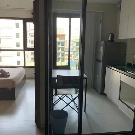 Infinity Pool Ocean View Apartment Pattaya