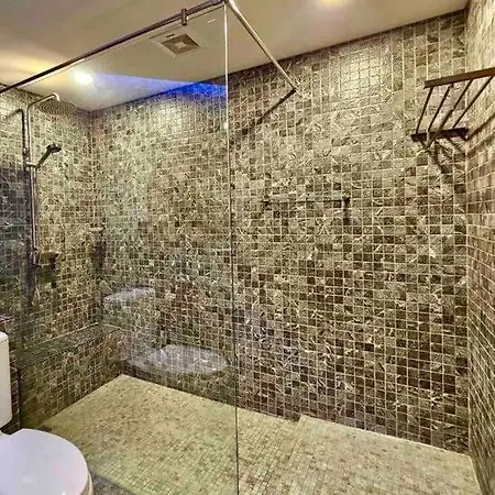 Apartment On The In Naklua *