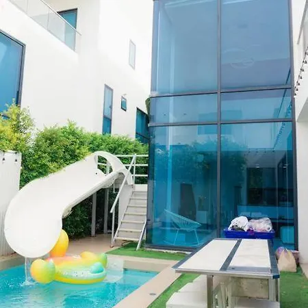 Plam Spring Pool D26 Pattaya
