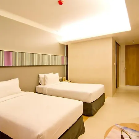 The Sun Xclusive 3*