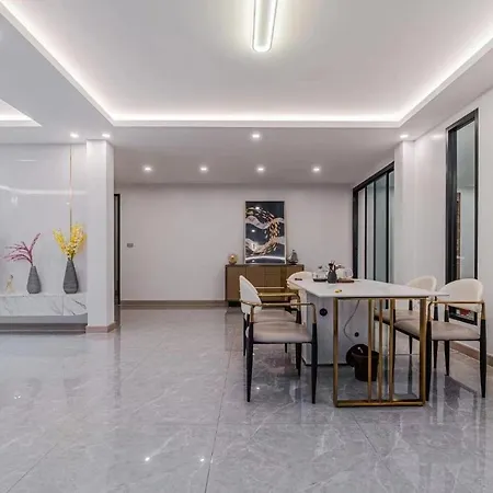 Rk1芭提雅市中心全新豪华装修独栋泳池别墅 * Pattaya
