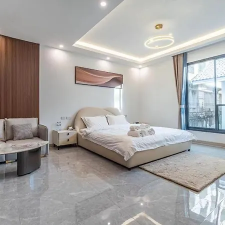 Rk1芭提雅市中心全新豪华装修独栋泳池别墅 * Pattaya