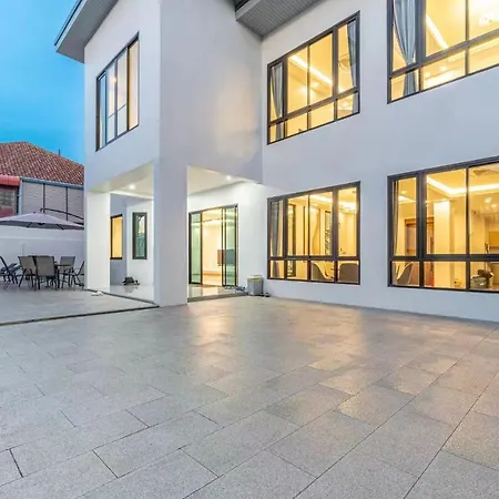 Rk1芭提雅市中心全新豪华装修独栋泳池别墅 * Pattaya