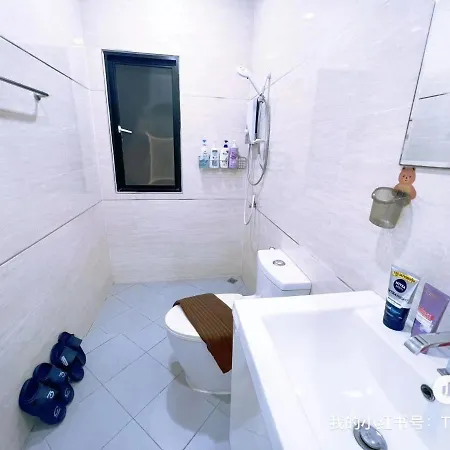 4 Bedroom 6 Bathroom In Downtown Villa *