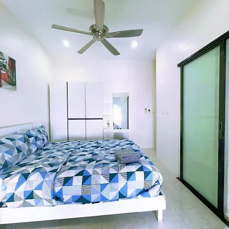4 Bedroom 5 Bathroom Pool Villa, Close To The Beach * Pattaya