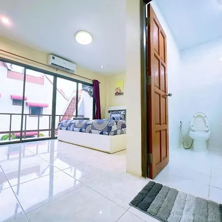 4 Bedroom 5 Bathroom Pool Villa, Close To The Beach * Pattaya
