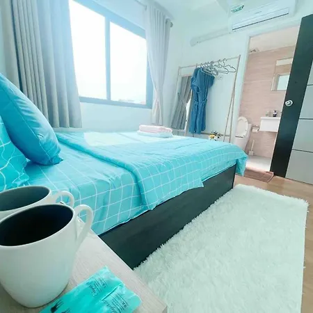 4 Bedroom 6 Bathroom In Downtown *