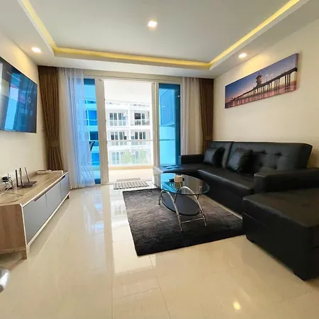 Large 2 Bedroom Condo, Grand Avenue,