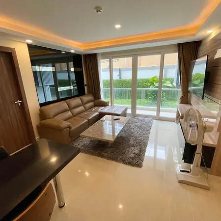Apartment Large Ground Floor Condo, Grand Avenue, Pattaya