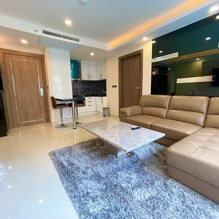Apartment Large Ground Floor Condo, Grand Avenue, Pattaya