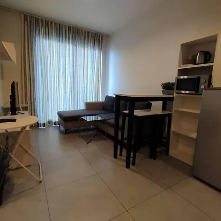 Seaview Apartment Pattaya