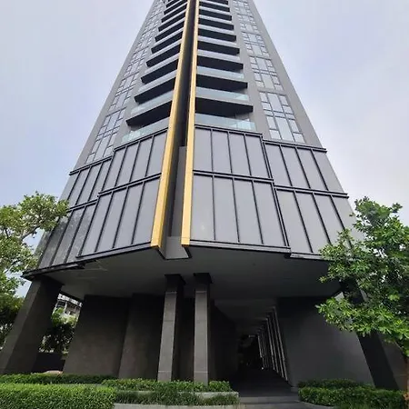 Edge Central 2 Bedroom Sea View *