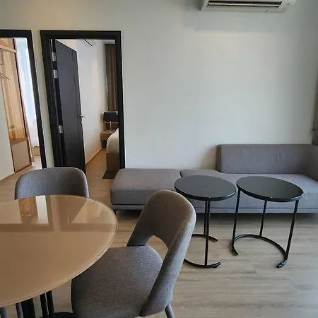 Apartment Edge Central 2 Bedroom Sea View *