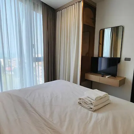 Edge Central 2 Bedroom Sea View * Pattaya
