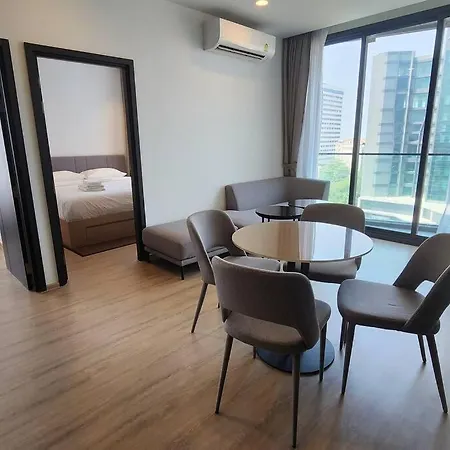 Edge Central 2 Bedroom Sea View *