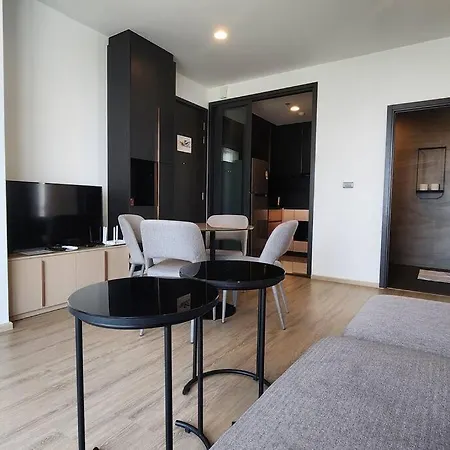 Edge Central 2 Bedroom Sea View