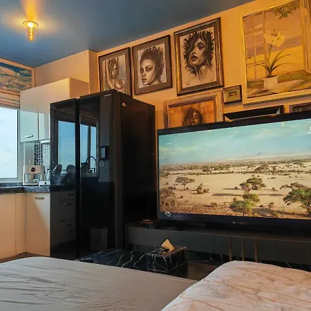 Art Under The Clouds 32nd Floor Sea View Superhost * Pattaya