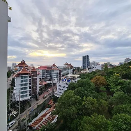 The Axis Condominium Pattaya