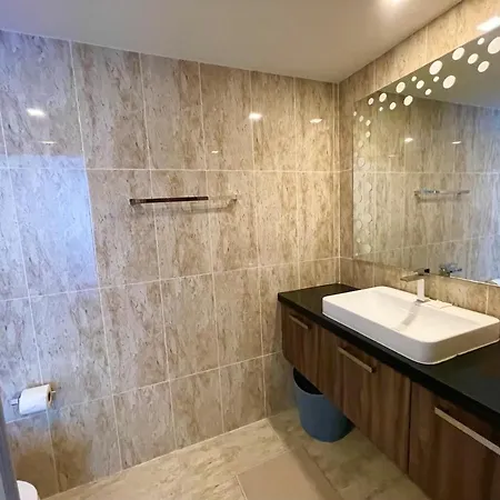 อพาร์ทเม้น Large Deluxe 5 Grand Avenue Pattaya