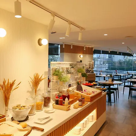 Aster And By At Mind โรงแรม
