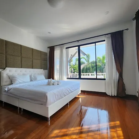 Villa 长住优惠房-芭提雅市中心4间卧室泳池别墅好莱坞hollywood旁 *