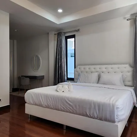 Villa 长住优惠房-芭提雅市中心4间卧室泳池别墅好莱坞hollywood旁 Pattaya
