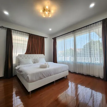 Villa 长住优惠房-芭提雅市中心4间卧室泳池别墅好莱坞hollywood旁 Pattaya